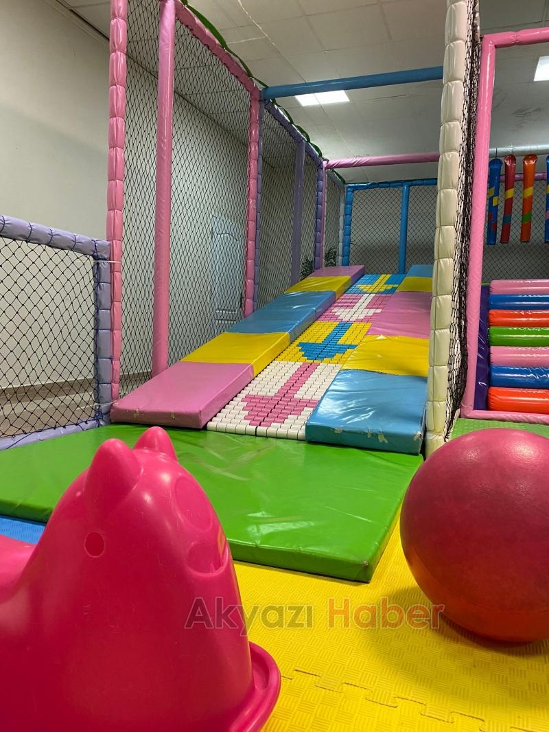 Akyazı'nın en büyük oyun alanında çocuklarınız doyasıya eğlensin