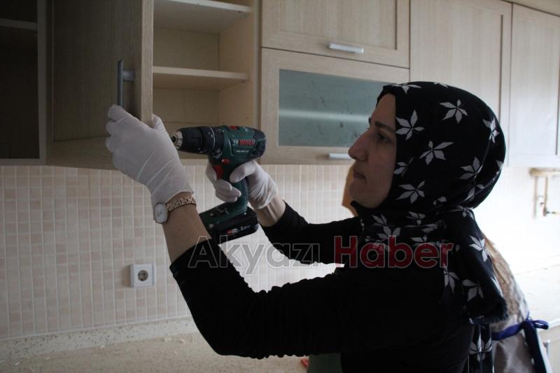 Ev hanımları bir araya geldi dekorasyon işi yapıyorlar
