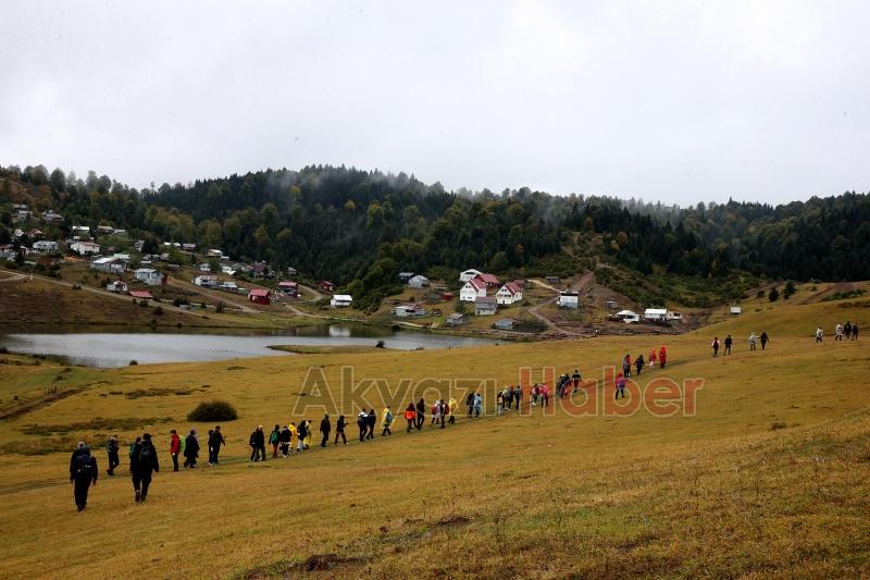 Sultanpınar Yaylası'nda doğa yürüyüşü yaptılar