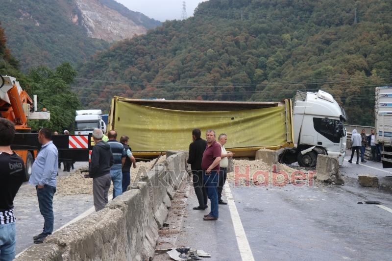 D-650'de zincirleme kaza