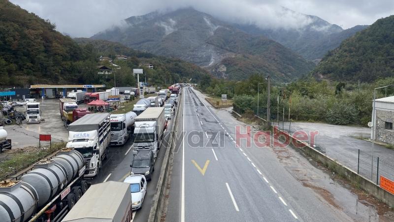 D-650'de zincirleme kaza