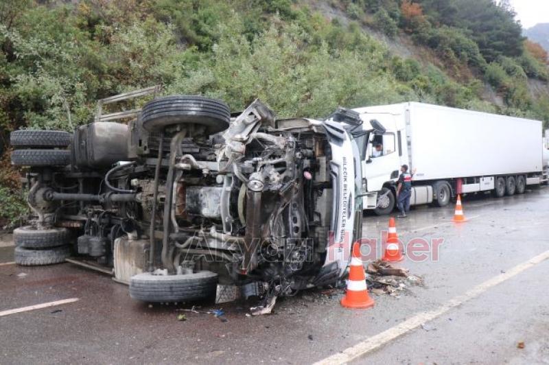 D-650'de zincirleme kaza