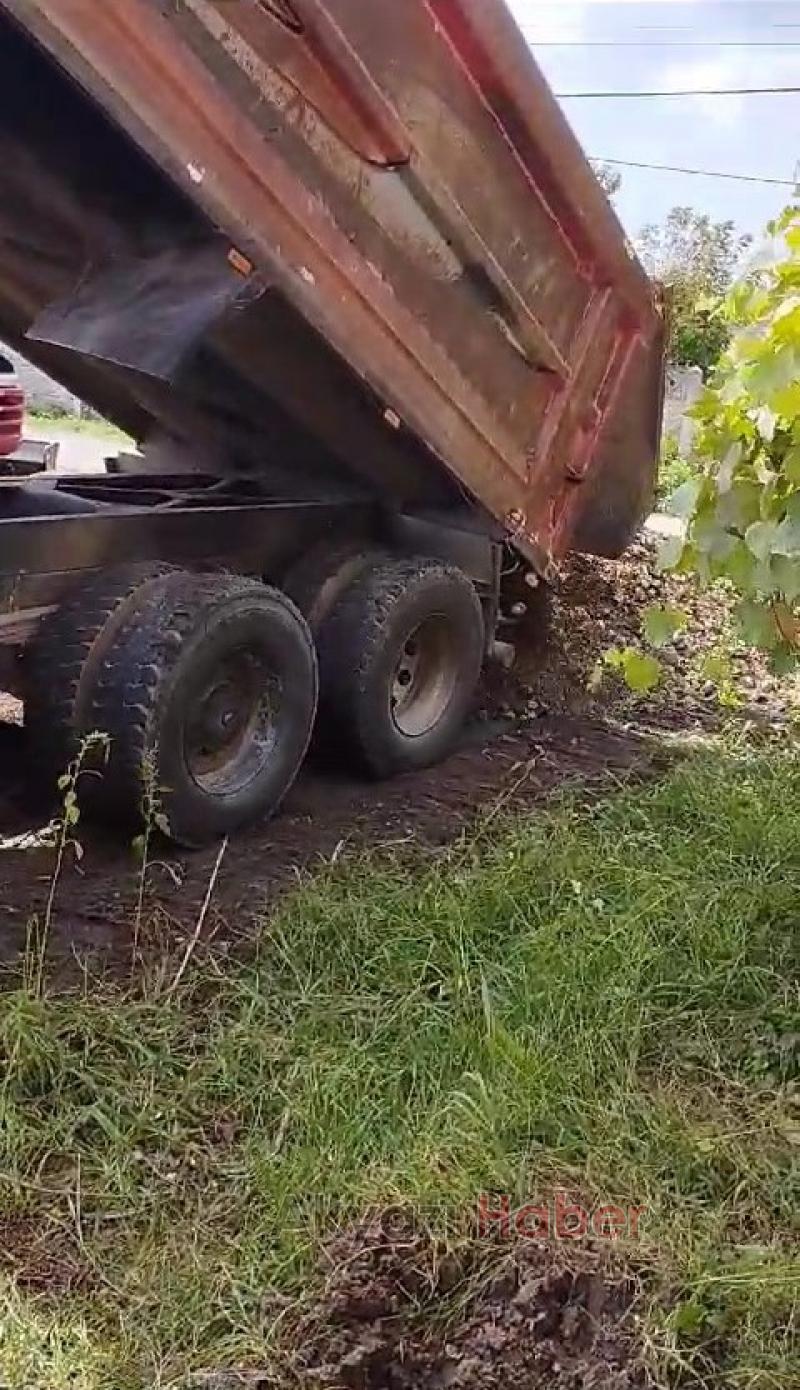 Uygulamadan bulduğu sahte müteahhite 850 bin lira kaptırdı