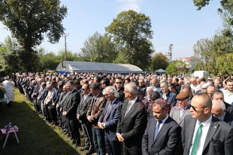 Emniyet Müdürü Yaman Ağırlar'ın annesi toprağa verildi