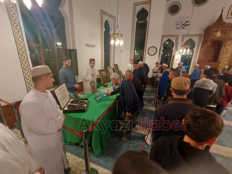 Kutsal emanetler Akyazı'da ziyarete açıldı