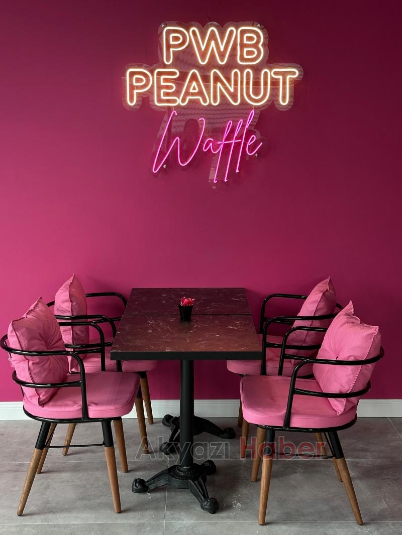 Akyazı'nın ilk Wafflecısı Pwb Peanut Hizmete Başladı