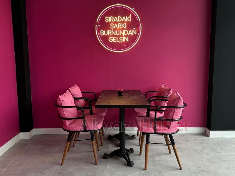 Akyazı'nın ilk Wafflecısı Pwb Peanut Hizmete Başladı