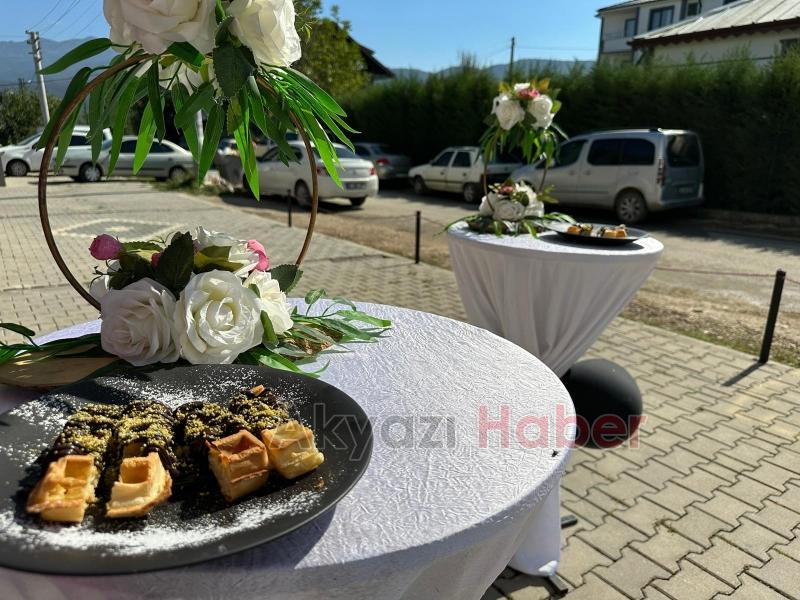 Akyazı'nın ilk Wafflecısı Pwb Peanut Hizmete Başladı