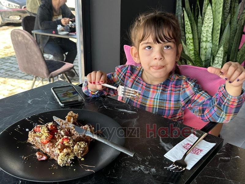 Akyazı'nın ilk Wafflecısı Pwb Peanut Hizmete Başladı
