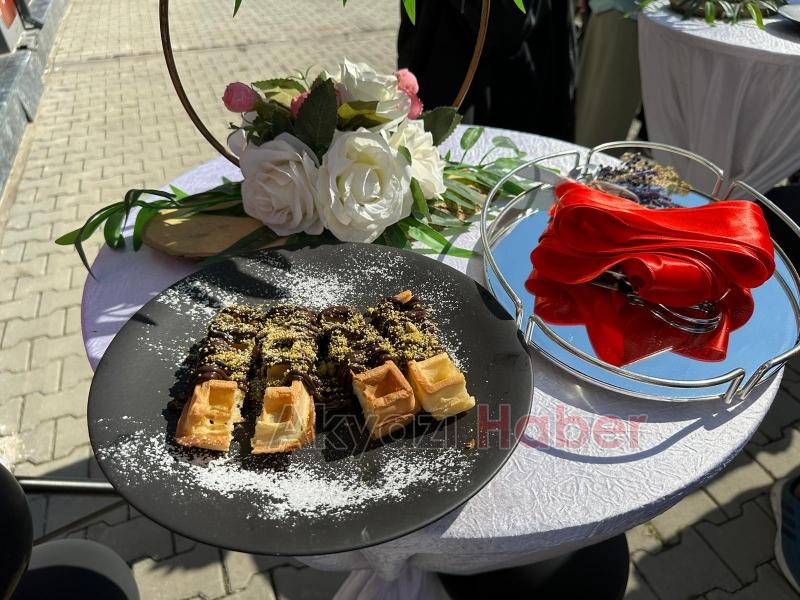 Akyazı'nın ilk Wafflecısı Pwb Peanut Hizmete Başladı