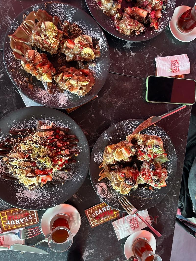 Akyazı'nın ilk Wafflecısı Pwb Peanut Hizmete Başladı