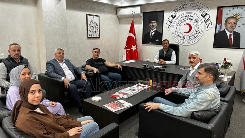 Akyazı Kızılay'da yönetim toplandı