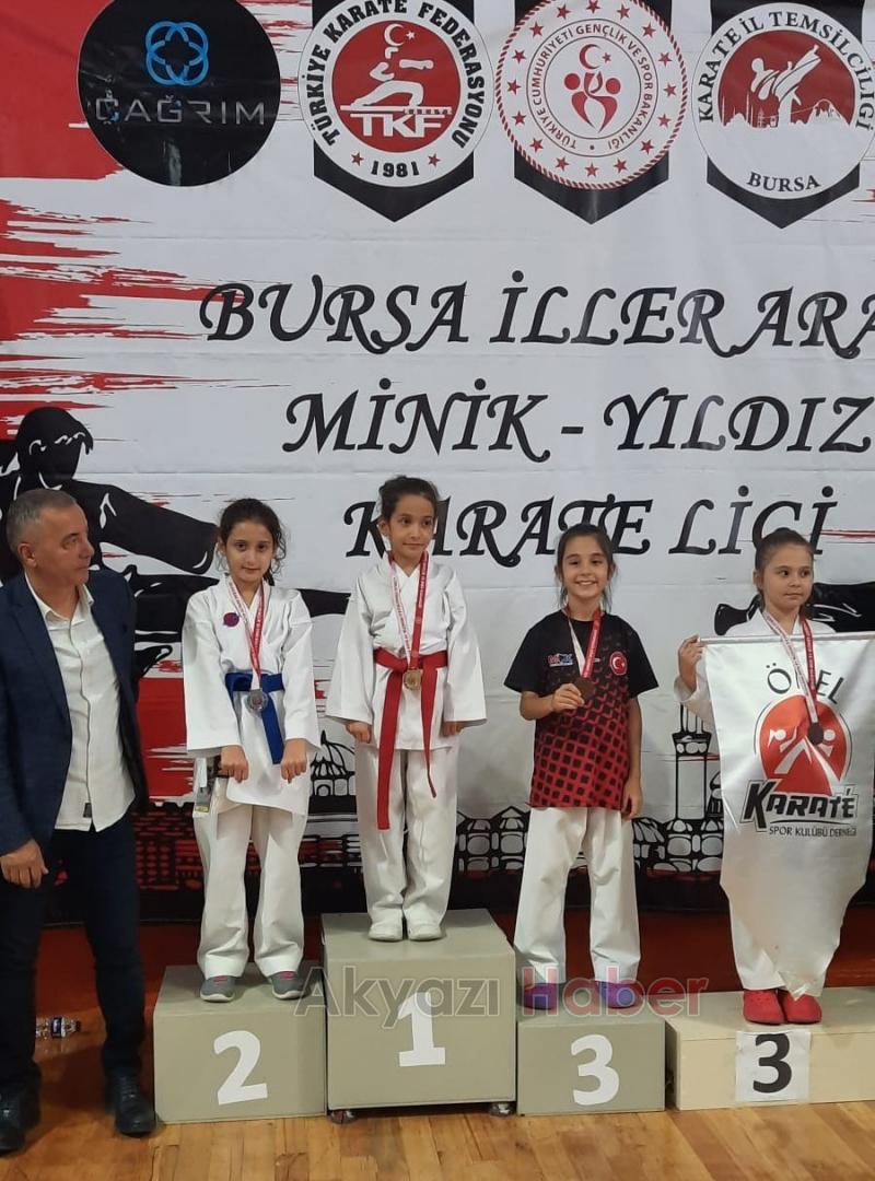 Akyazılı karateciler başarılarını sürdürdü