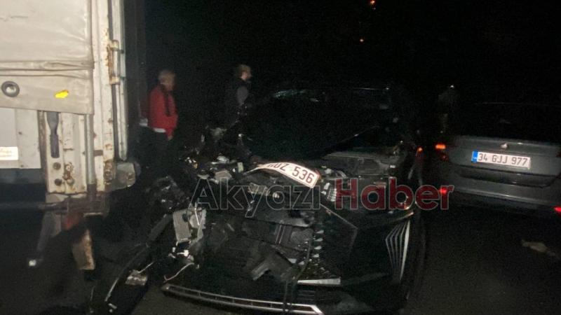 Yola dökülen mazot faciaya yol açtı: 26 araç birbirine girdi