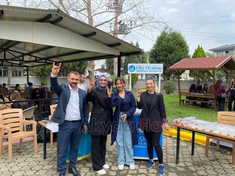 Akyazı Ülkü Ocakları yönetimi öğrencilerle buluştu