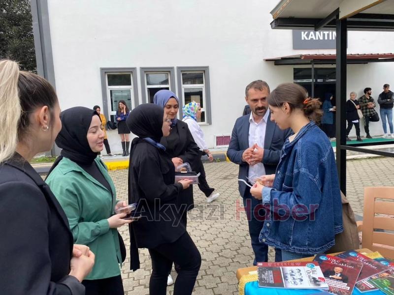 Akyazı Ülkü Ocakları yönetimi öğrencilerle buluştu