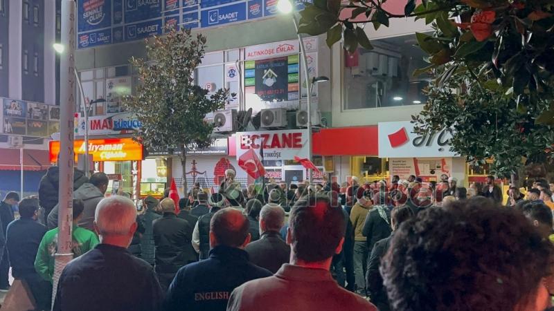 Akyazılılar katliamı protesto için sokaklara döküldü