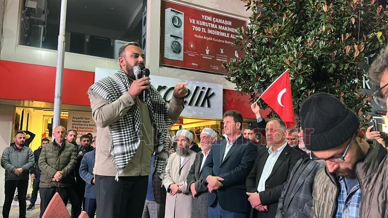 Akyazılılar katliamı protesto için sokaklara döküldü
