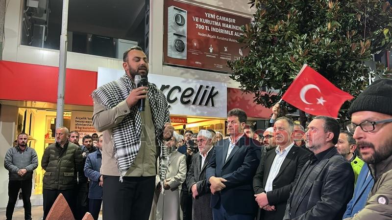 Akyazılılar katliamı protesto için sokaklara döküldü