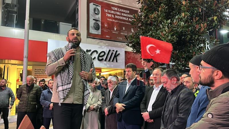 Akyazılılar katliamı protesto için sokaklara döküldü