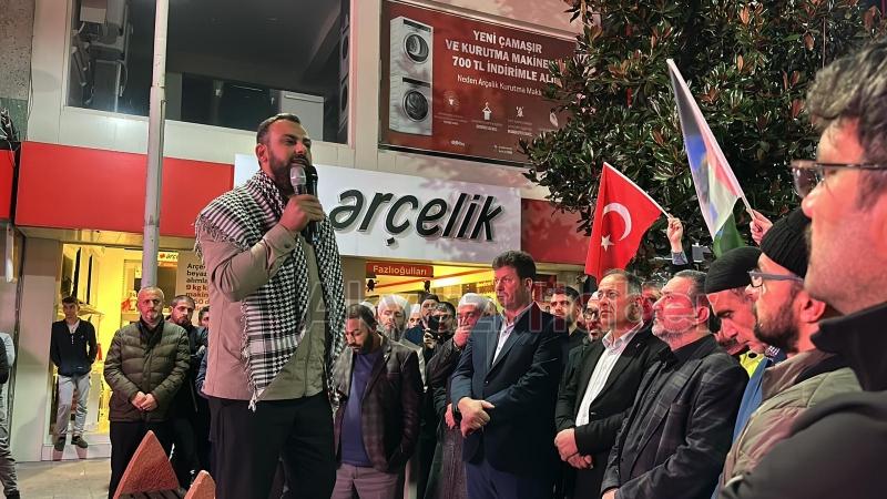 Akyazılılar katliamı protesto için sokaklara döküldü