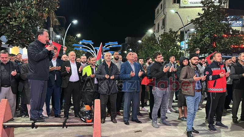 Akyazılılar katliamı protesto için sokaklara döküldü