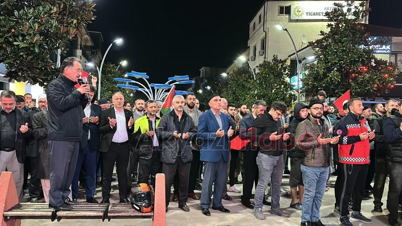 Akyazılılar katliamı protesto için sokaklara döküldü