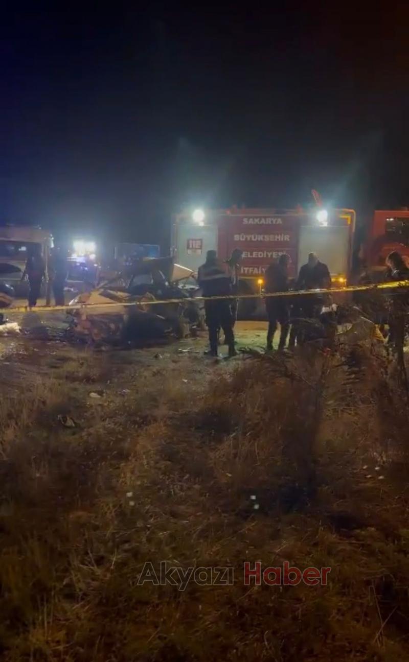 Kamyonetle otomobil çarpıştı: baba ve oğlu öldü