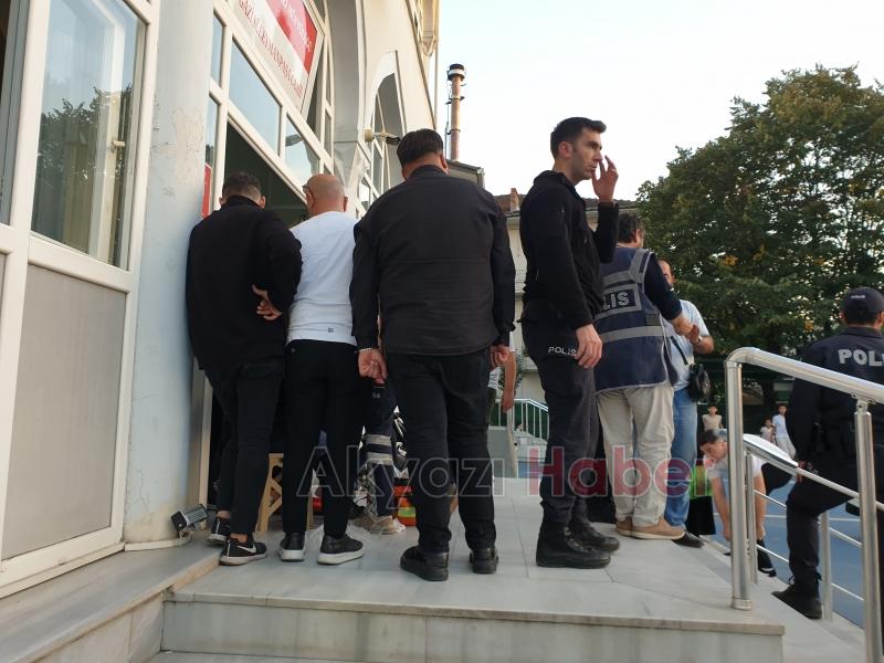 Cami çıkışında yere düşüp başını çarptı