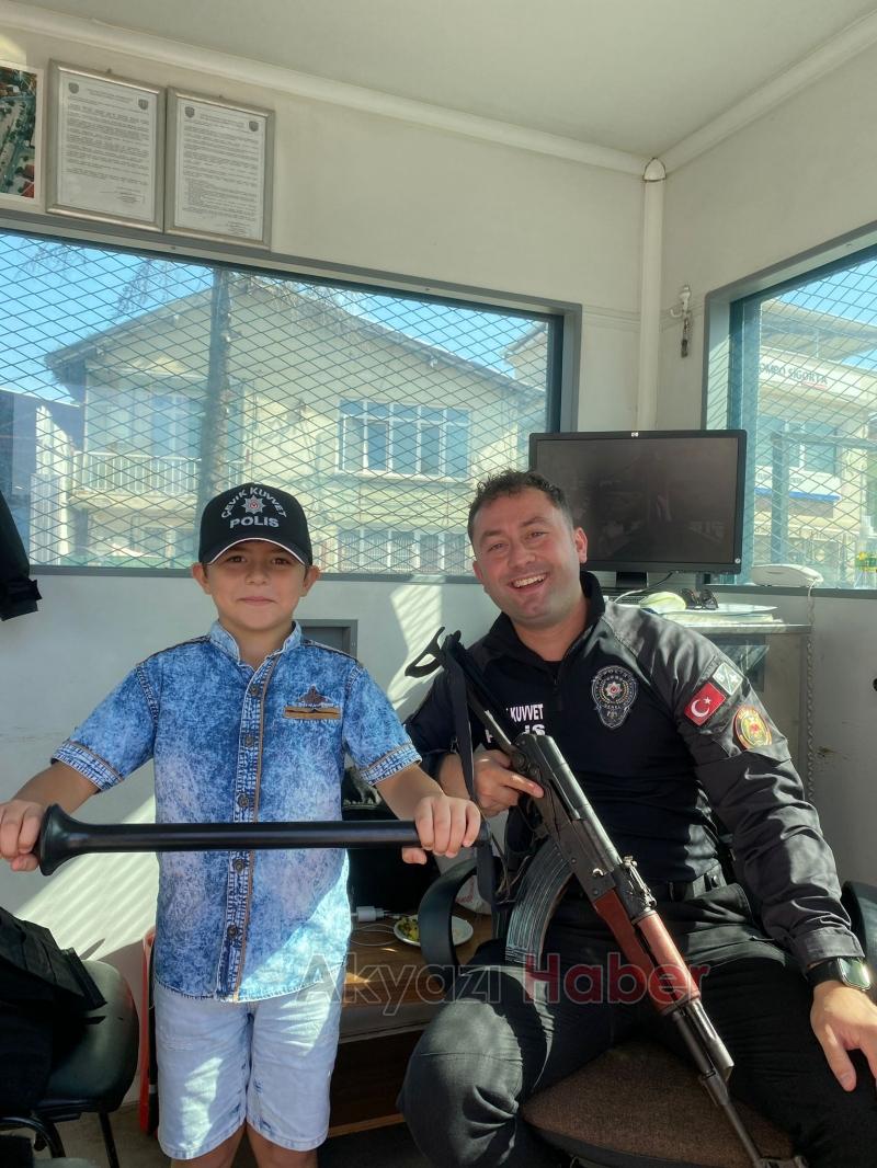 Şehit polisin oğluna unutulmaz bir gün yaşattılar