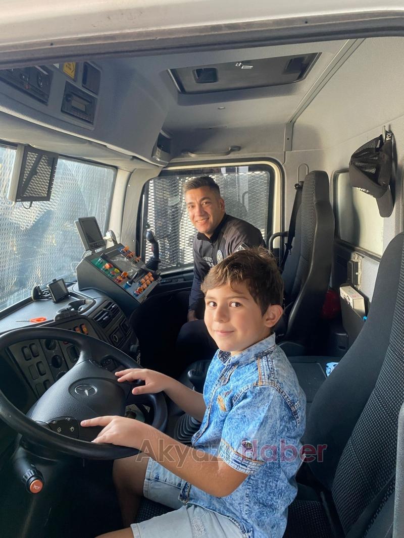 Şehit polisin oğluna unutulmaz bir gün yaşattılar