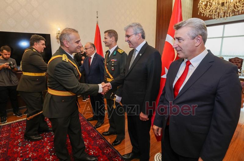 Vali Karadeniz tebrikleri kabul etti