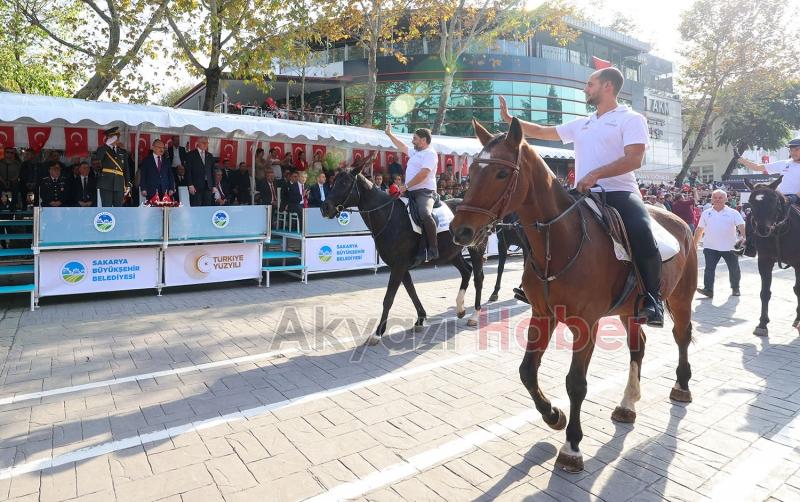 Fotoğraflarla 100. yıl coşkusu