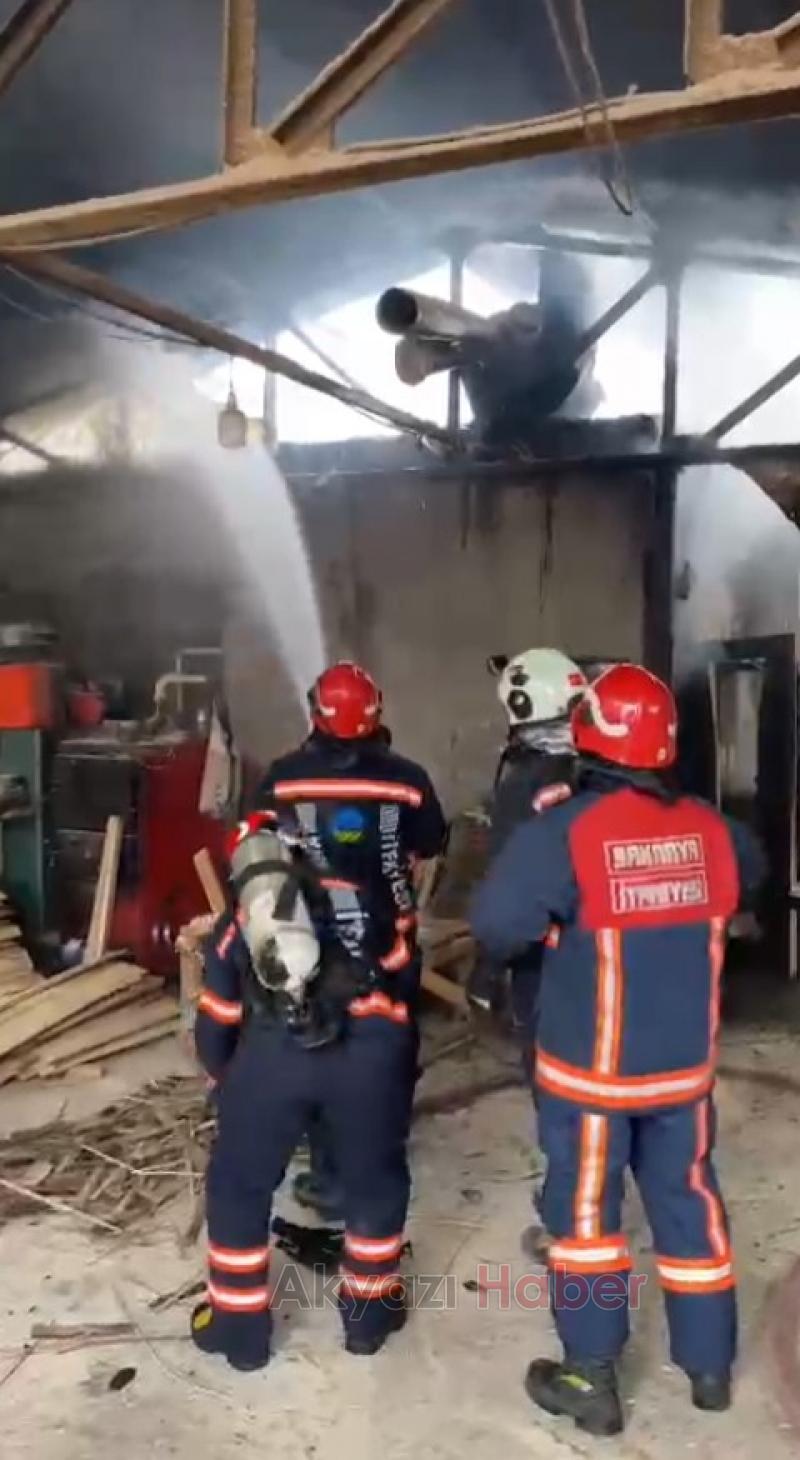 Talaş depolama alanında yangın