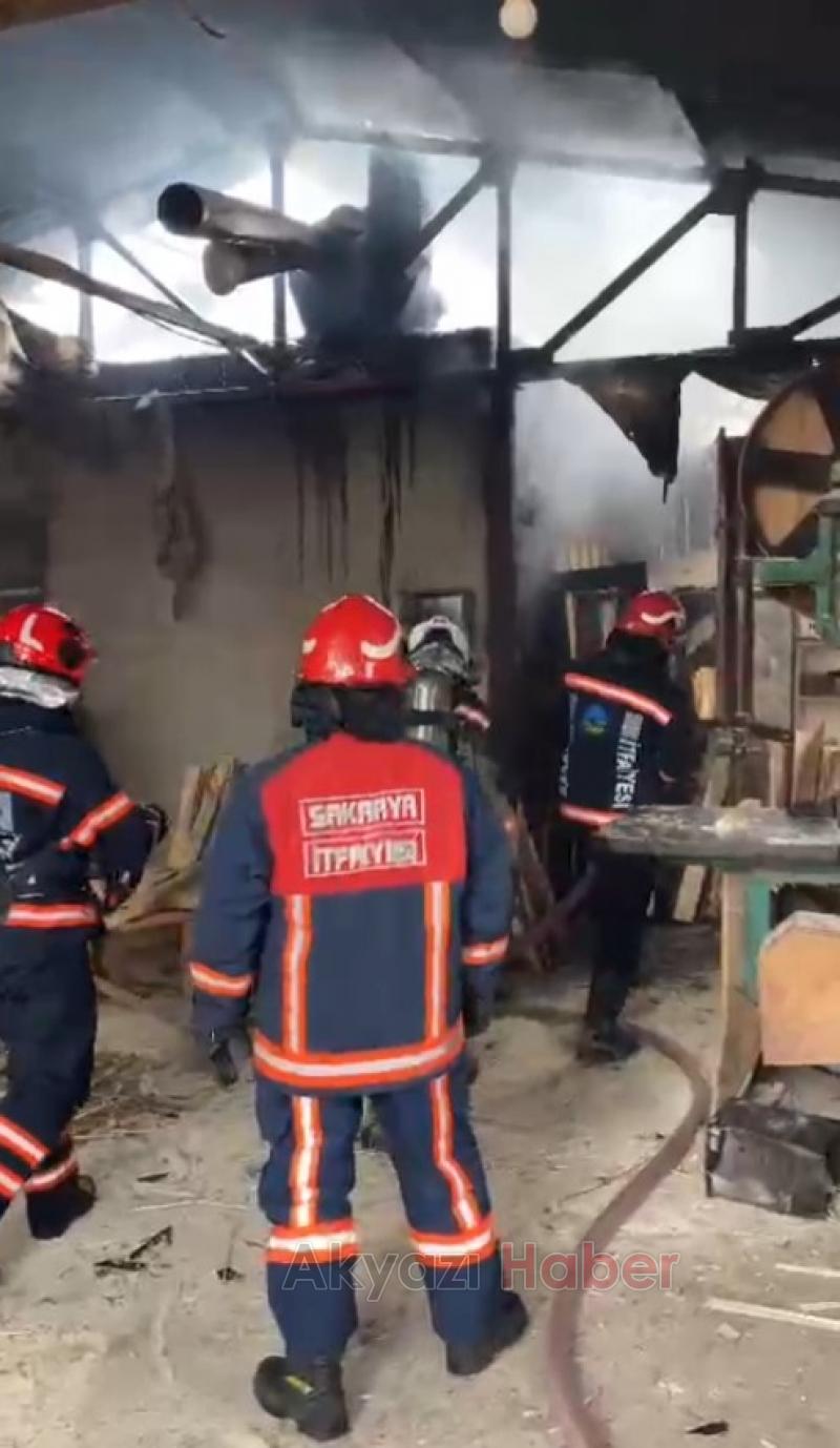 Talaş depolama alanında yangın