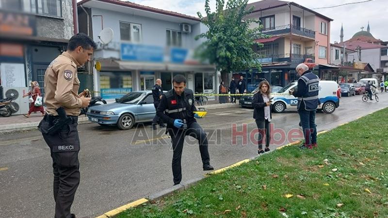 Araçtan seslendiği kişiyi silahla vurdu