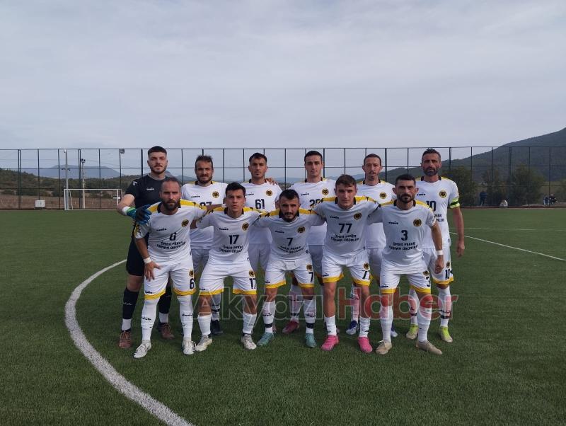 As Akyazıspor lider Taraklı'yı 3-0 mağlup etti