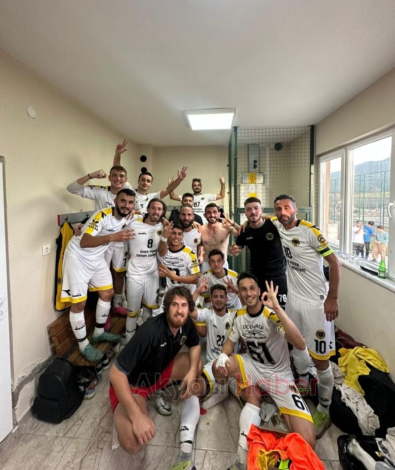 As Akyazıspor lider Taraklı'yı 3-0 mağlup etti