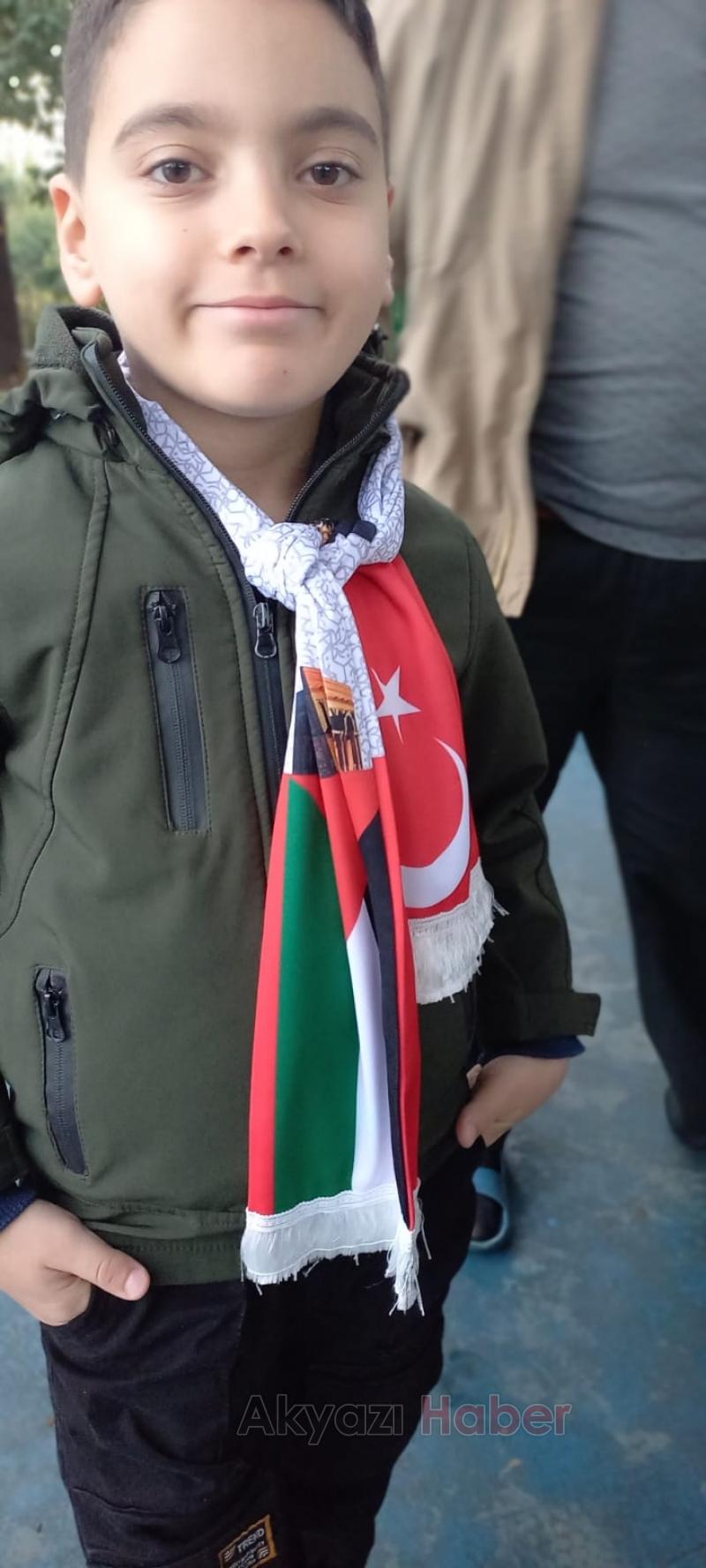 Sabah namazında baba oğul aynı safta buluştu