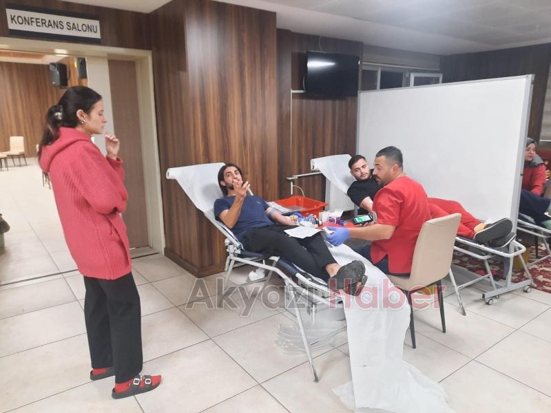 Akyazı KYK'da kan bağışı etkinliği