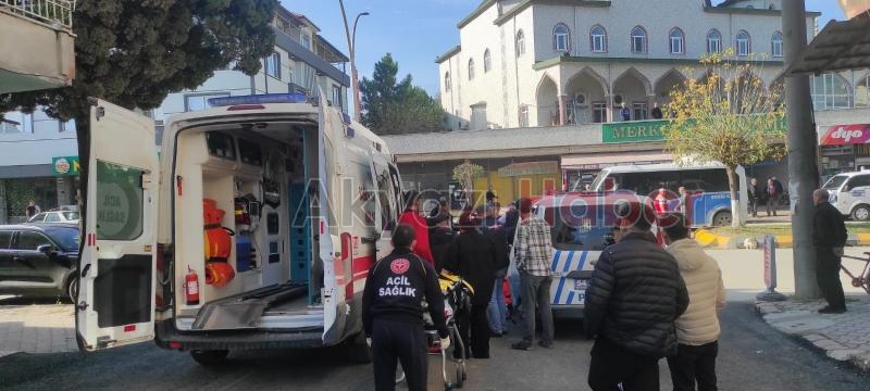 Otomobile çarpan motosikletli yaralandı