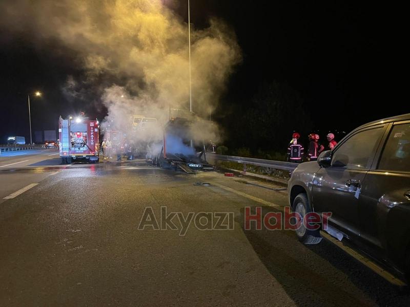 Seyir halindeki araç taşıyan tırda çıkan yangın söndürüldü