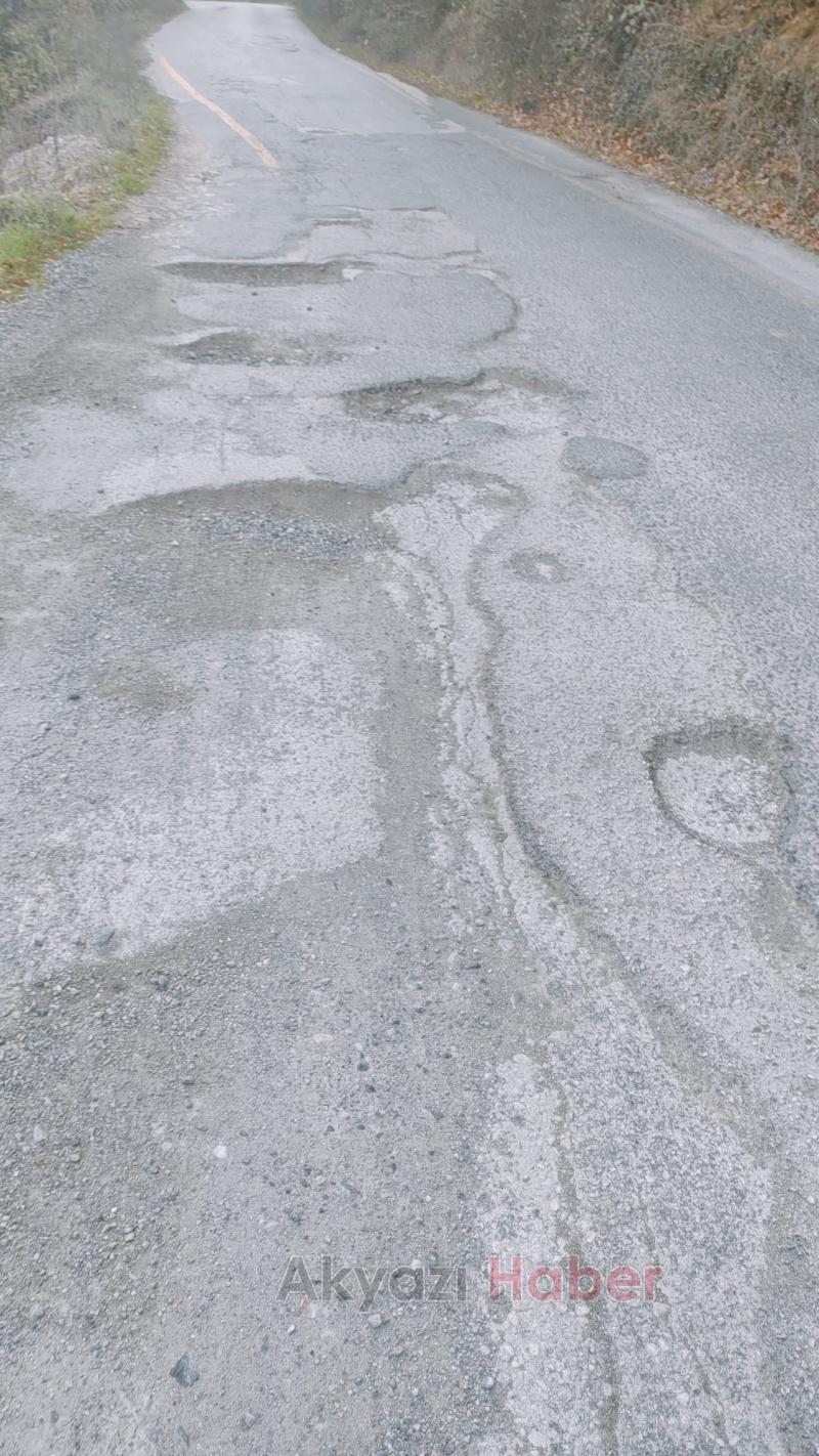 Dokurcun'da çukur içindeki yollara tepki