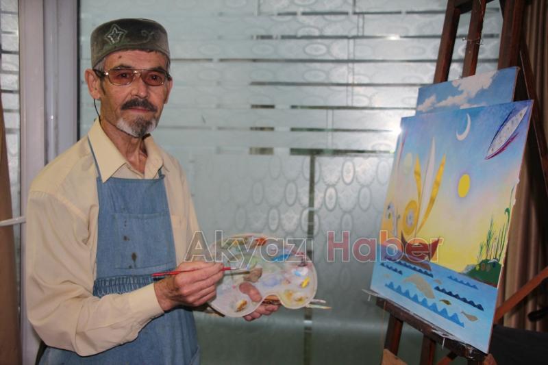 Tatar ressam, sanatını Akyazı'da sürdürüyor