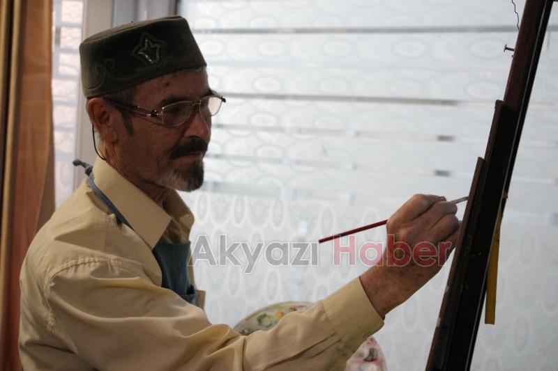 Tatar ressam, sanatını Akyazı'da sürdürüyor