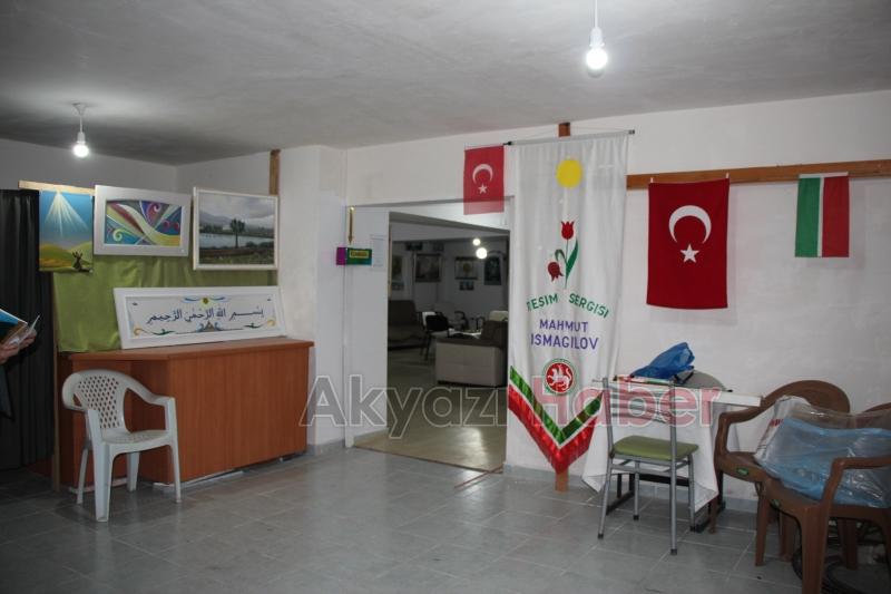 Tatar ressam, sanatını Akyazı'da sürdürüyor