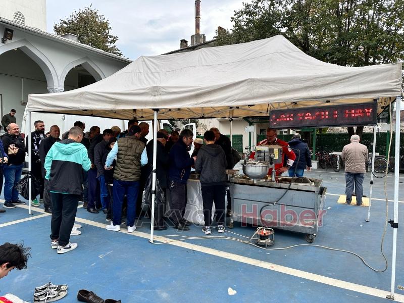 Yaşar Yazıcı için lokma dağıtıldı