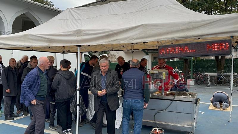 Yaşar Yazıcı için lokma dağıtıldı