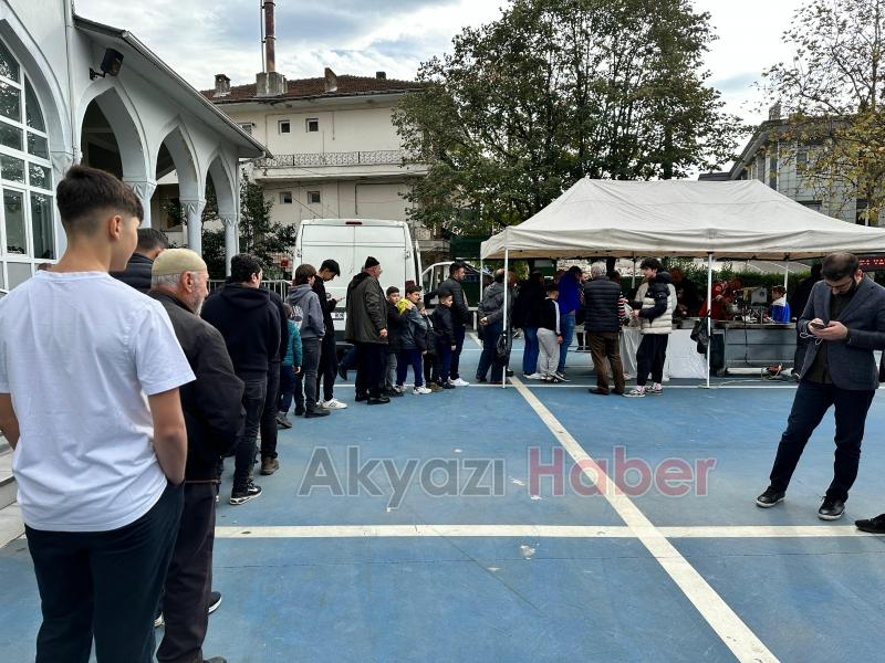 Yaşar Yazıcı için lokma dağıtıldı