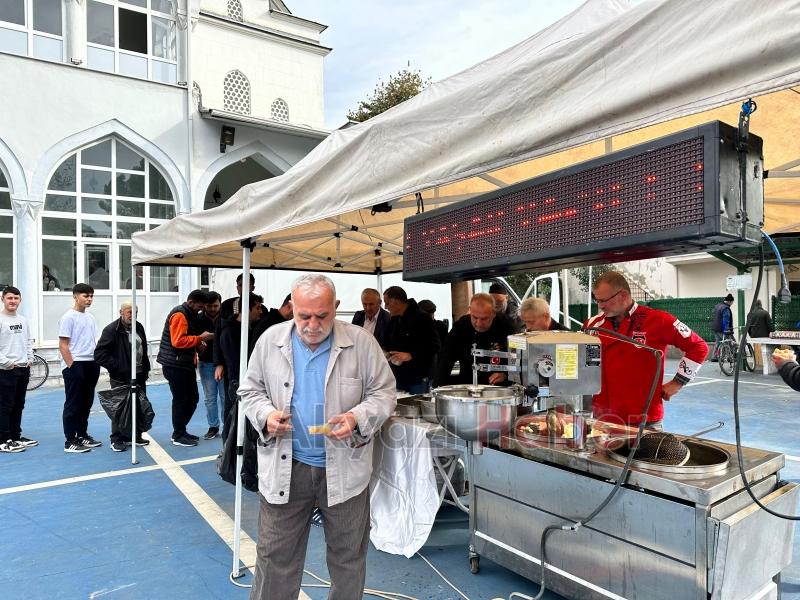 Yaşar Yazıcı için lokma dağıtıldı
